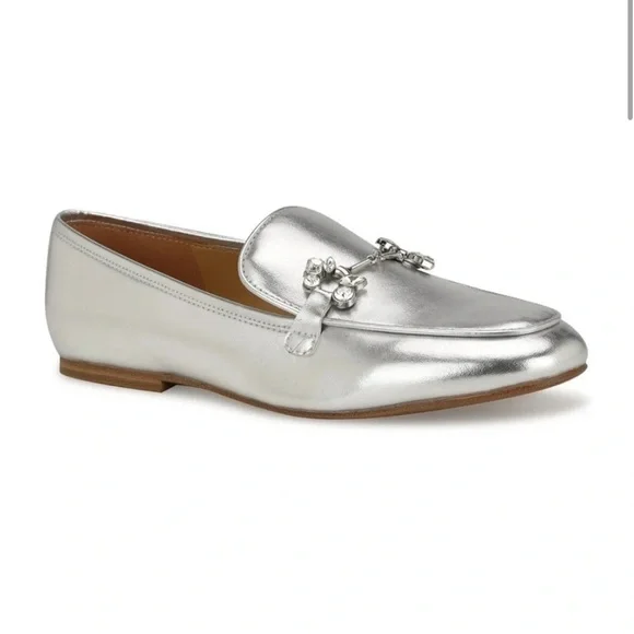 NEW Nine West Bennit Slip-On Round Toe Dress Loafers in Metallic Silver - Size 8 - Picture 2 of 9